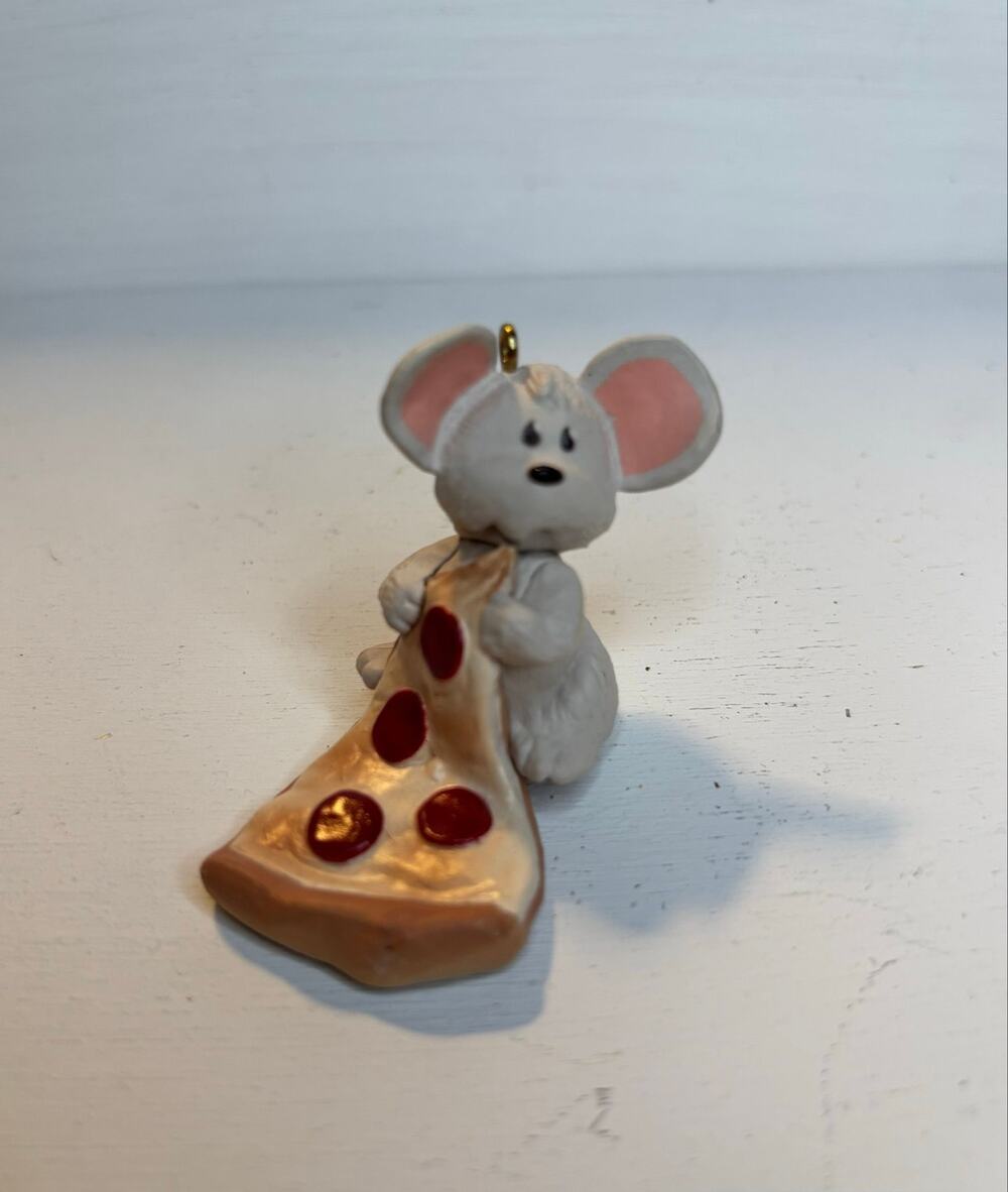1990 Hallmark Keepsake "Pepperoni Mouse" Christmas ornament